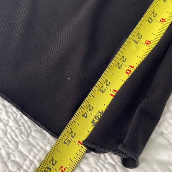 Elegant Coco Bianco EUC Black Off the Shoulder or Scoop Neck Top.  Size L - Picture 4 of 5